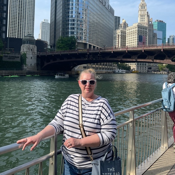 Meet your Posher, Amy - Picture 2 of 3